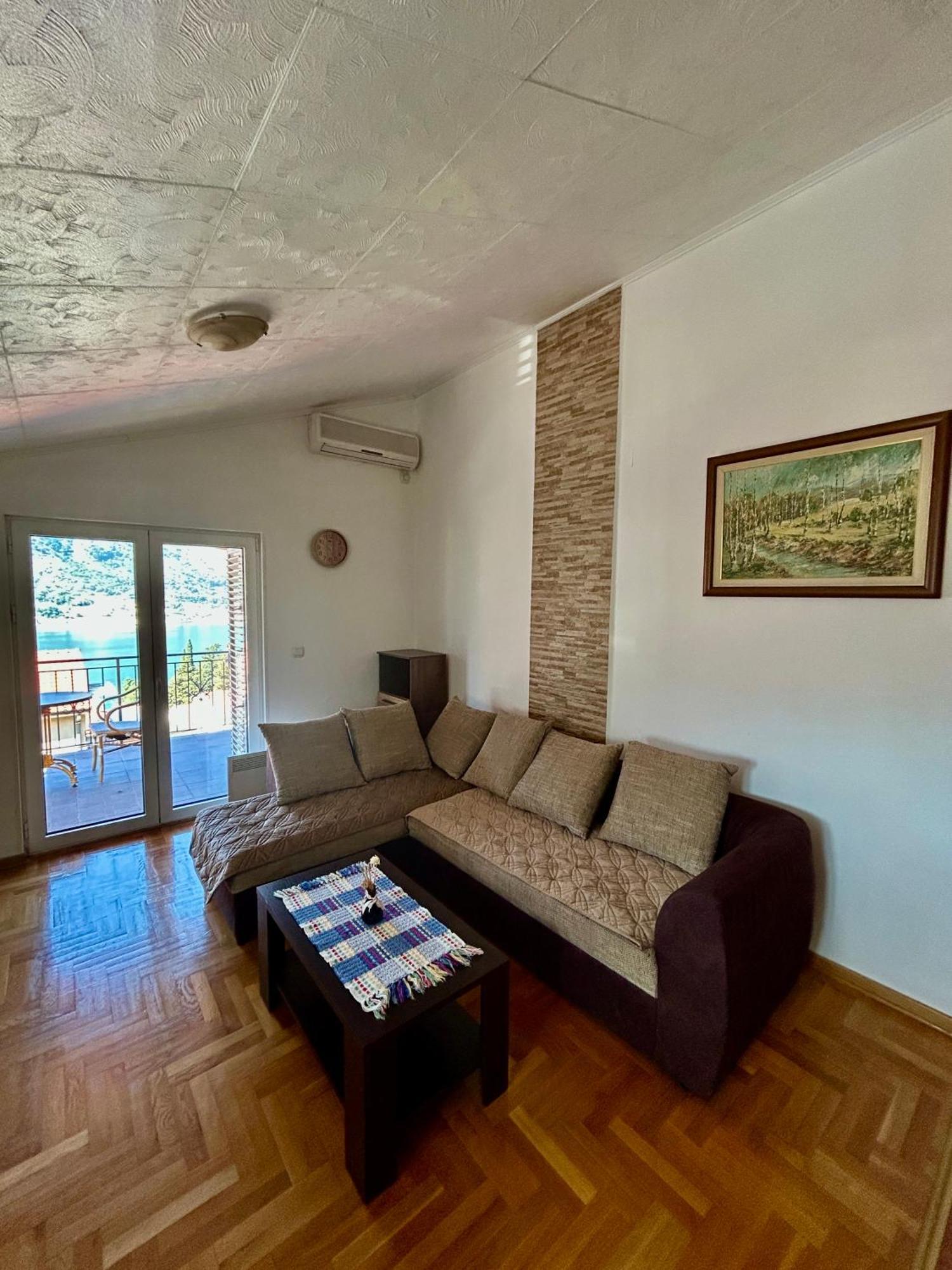 Apartments Lazarevic Kotor Exterior photo